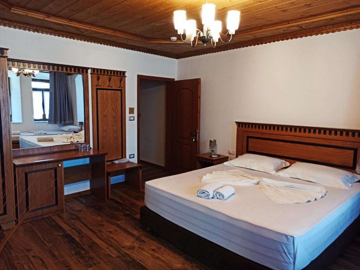 Boutique Hotel Praga Gjirokaster Luaran gambar