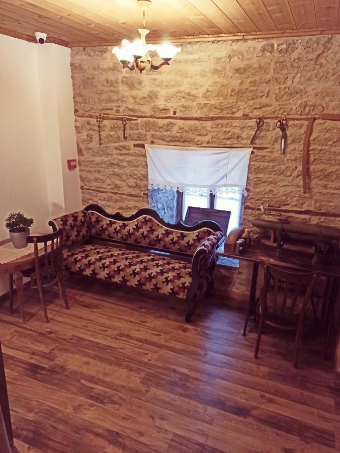 Boutique Hotel Praga Gjirokaster Luaran gambar