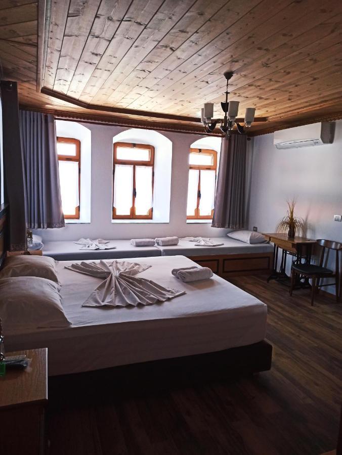 Boutique Hotel Praga Gjirokaster Luaran gambar