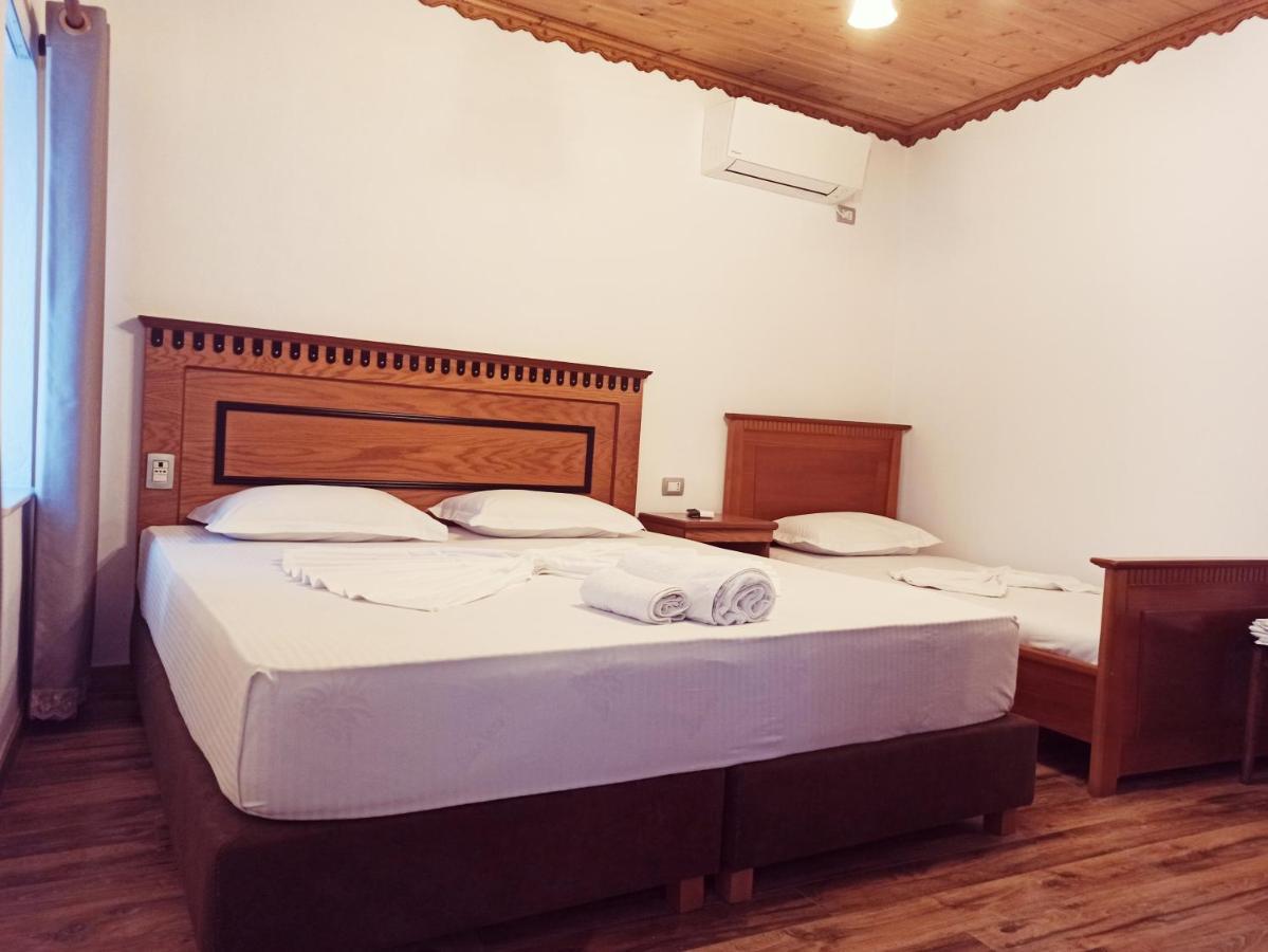Boutique Hotel Praga Gjirokaster Luaran gambar