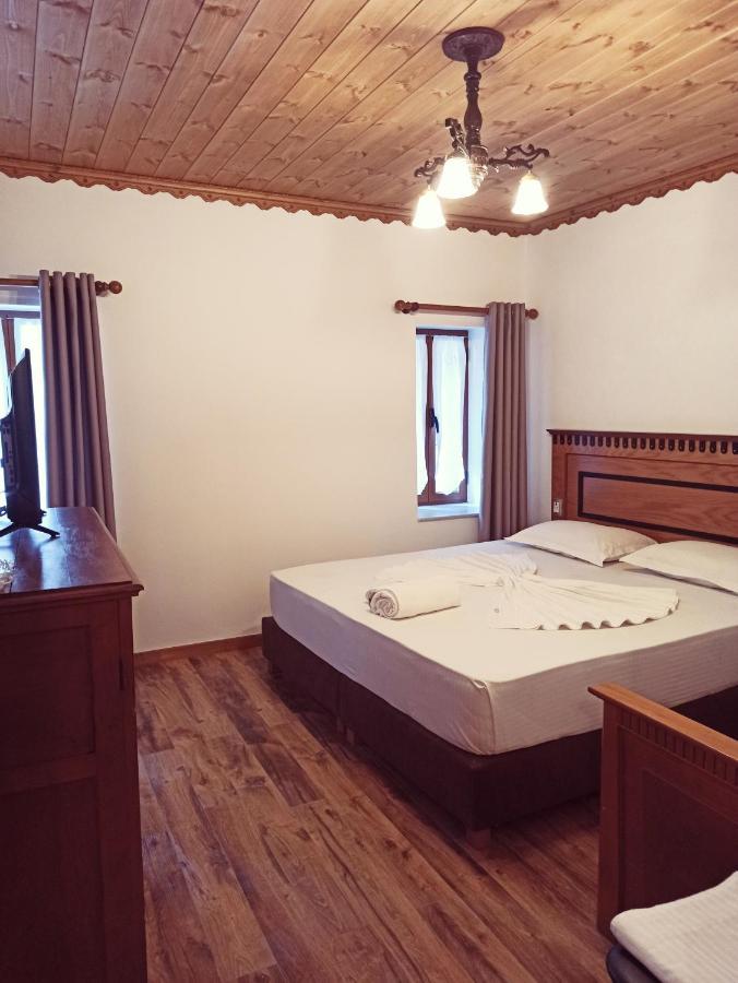 Boutique Hotel Praga Gjirokaster Luaran gambar