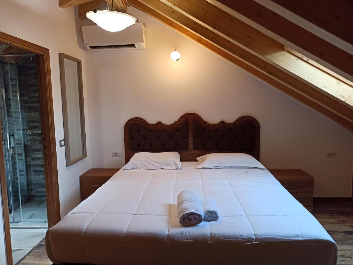 Boutique Hotel Praga Gjirokaster Luaran gambar