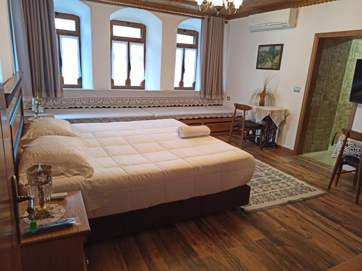 Boutique Hotel Praga Gjirokaster Luaran gambar
