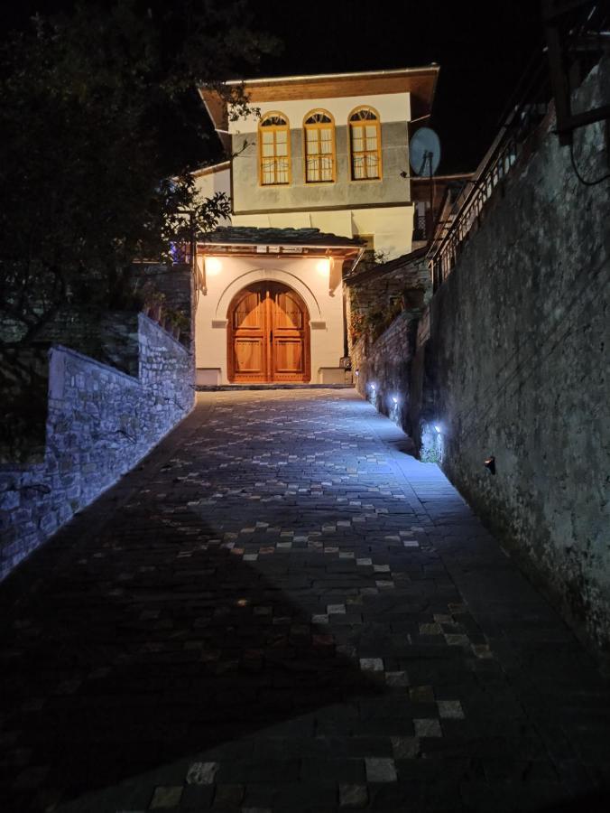 Boutique Hotel Praga Gjirokaster Luaran gambar