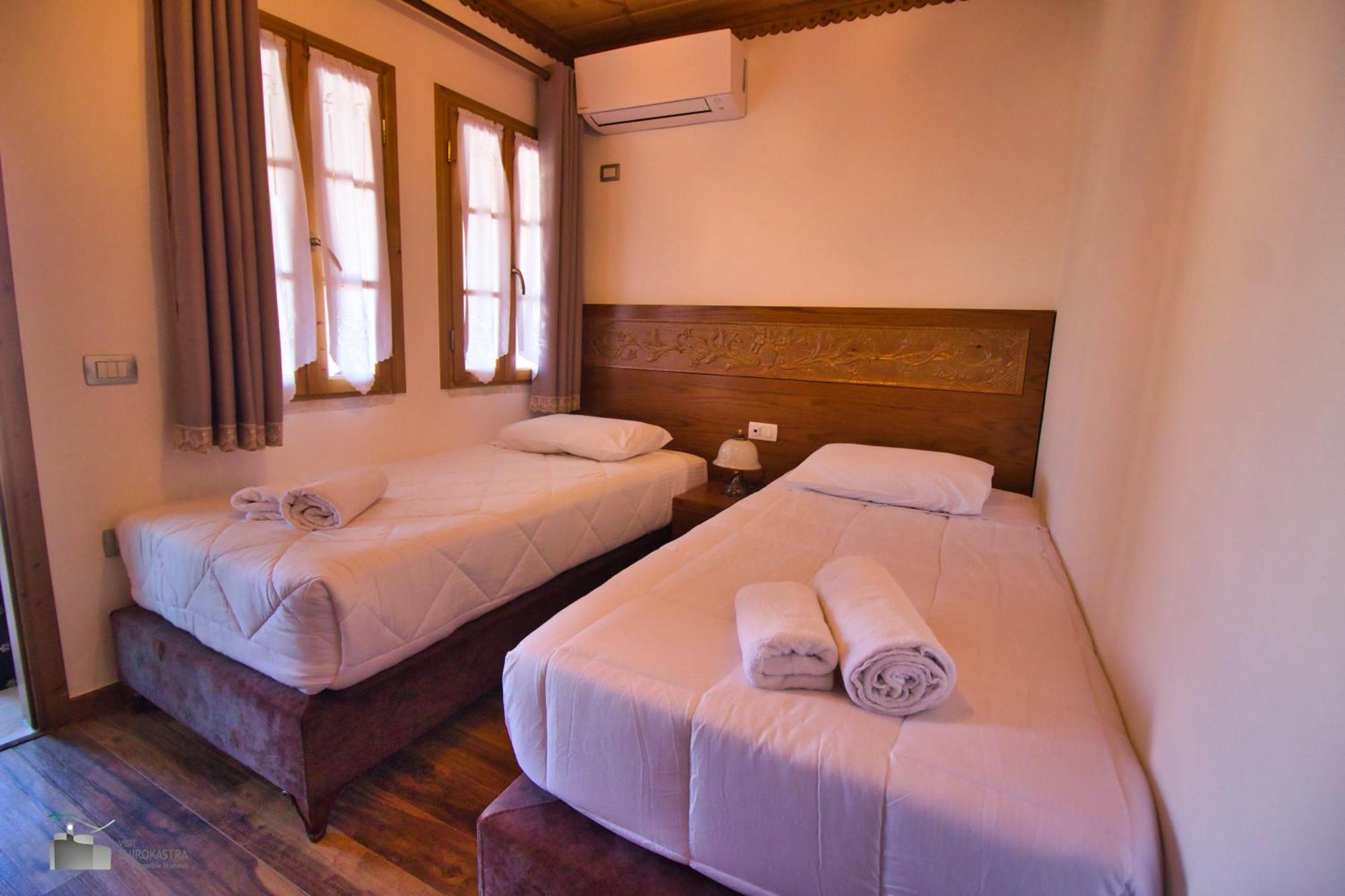 Boutique Hotel Praga Gjirokaster Bilik gambar